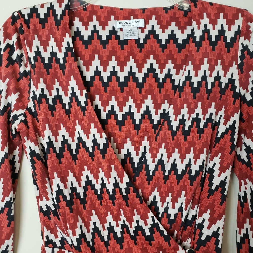 Nieves Lavi 100% Silk‎ Chevron Wrap Shirt Top Cuffs Long Sleeves Size XS - Picture 3 of 8